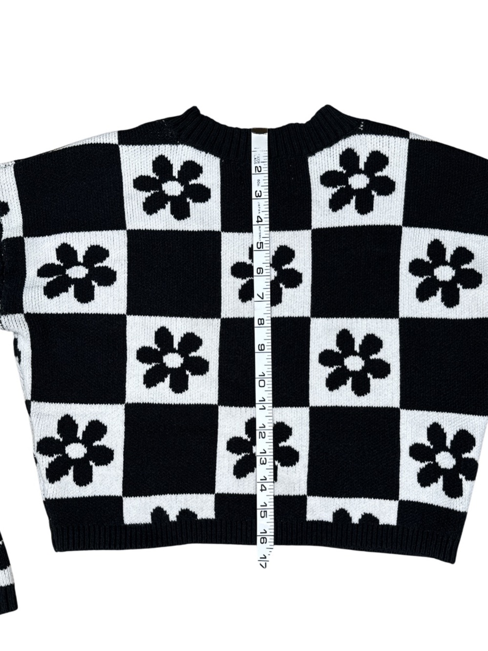 Hollister XS Black White Checkered Flower Crop Sweater - Y2K Cozy Knit - Picture 11 of 11